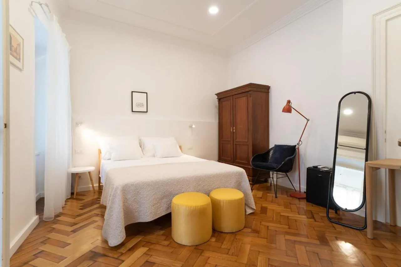 Mimi Carera Apartment & Room روفينج